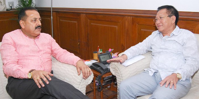 Nagaland Chief Minister, Wb. T.R. Zeliang-i Development of North Eastern Region (I/C), Prime Minister’s Office, Personnel, Public Grievances & Pensions, Department of Atomic Energy, Department of Space kilonser, Dr. Jitendra Singh ajurua jembiba noksa nung angur. New Delhi, September 17, 2015.