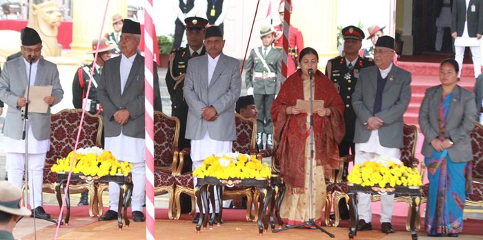 October 29, 2015 nikongdang Nepal yimtiba, Kathmandu nung Chief Justice, Kalyan Shrestha-i ketdangsüa Tir menden atema Bidya Devi Bhandari tenangzükba agidaktsüba noksa nung angur. 