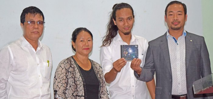 Toshimoa Jamir meyong “Passion Play” kensep sayaogo