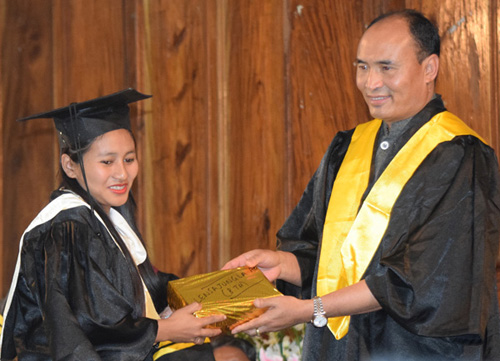 Mongulbarnü Dimapur Town Hall nung FTC 8 buba Graduation sentong nung School Education & SCERT Minister, Yitachu-i takoker nem sempet agütsüba noksa angur